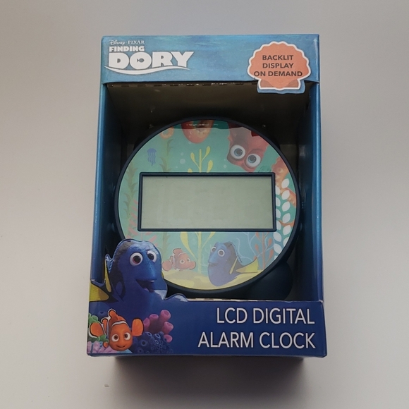 Disney Finding Dori Clock